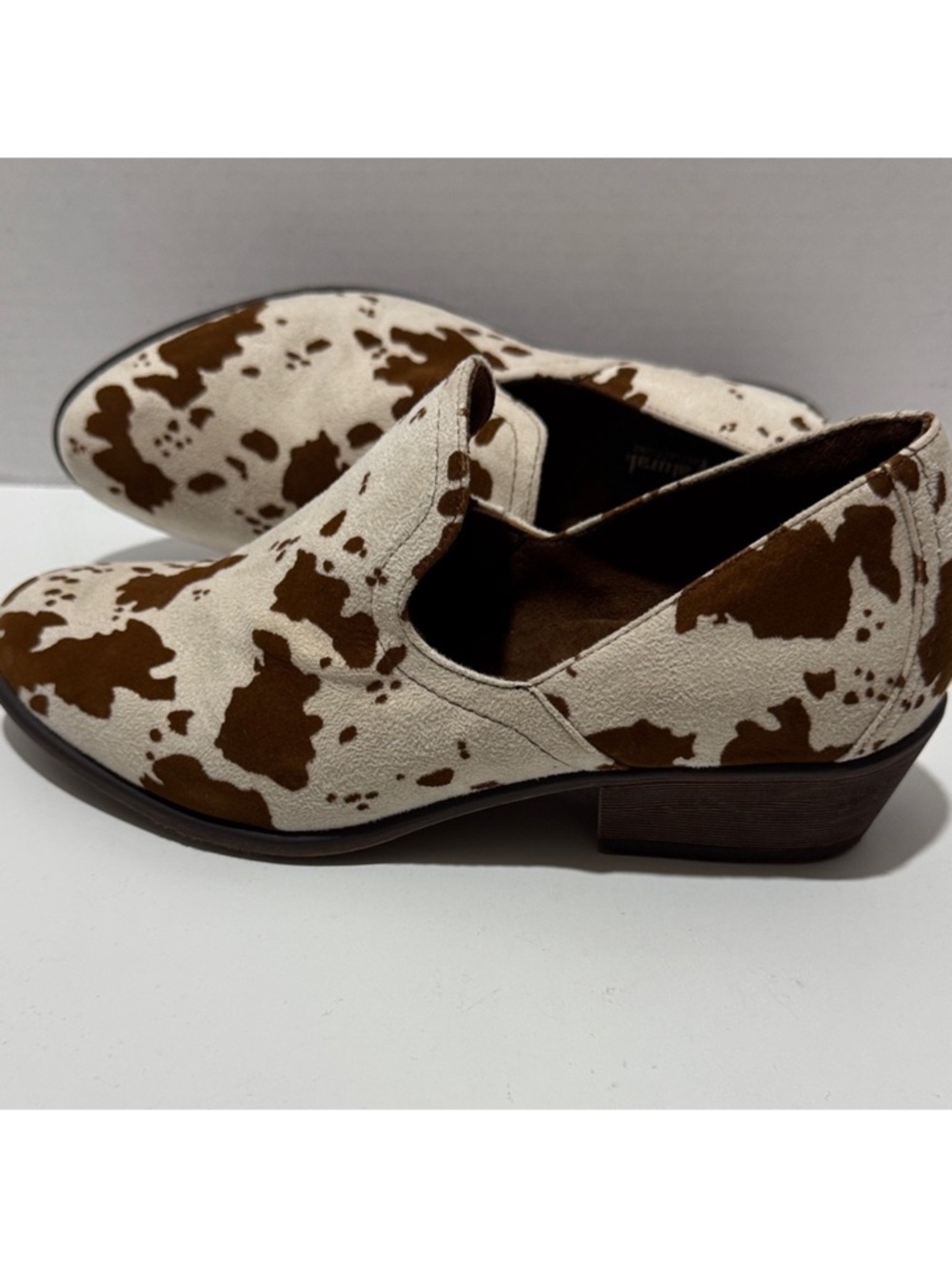 Natural Reflections Ladies Bootie
SZ 9 Cowhide Faux Fur Western
Boho Preppy